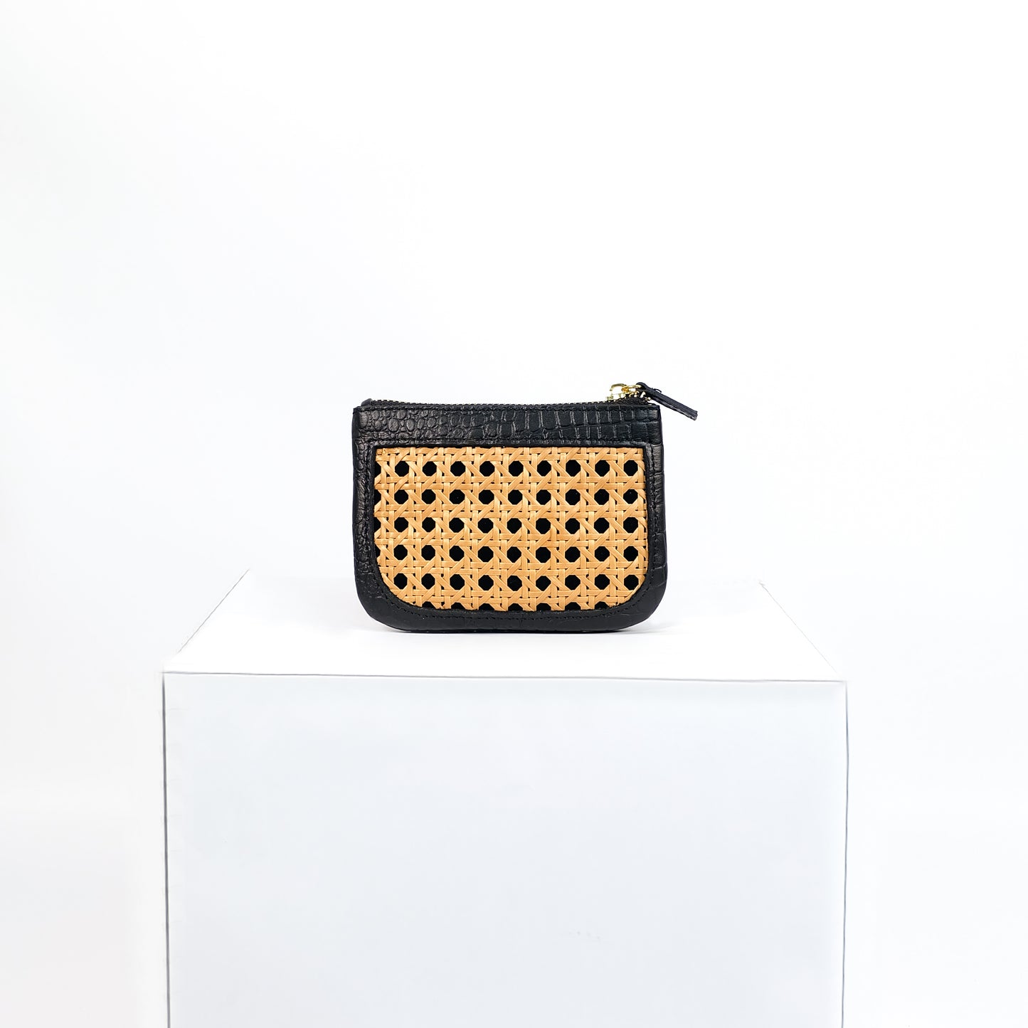 BASIC POUCH in Black - Full Leather x Solihiya