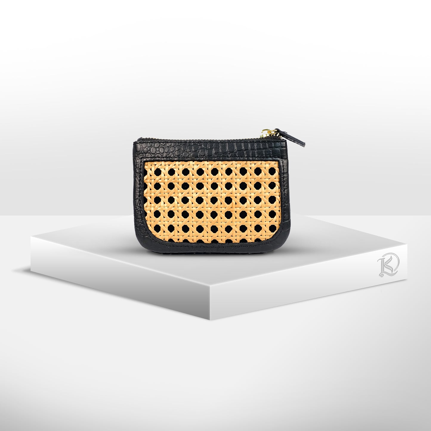 BASIC POUCH in Black - Full Leather x Solihiya