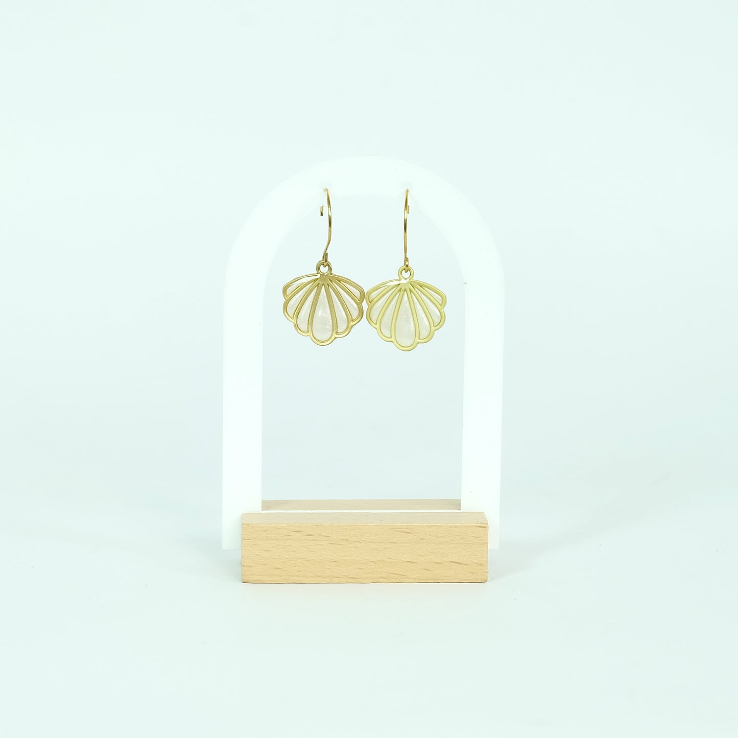 Scallop Shell Dangling Earrings - Polymer Clay/Resin