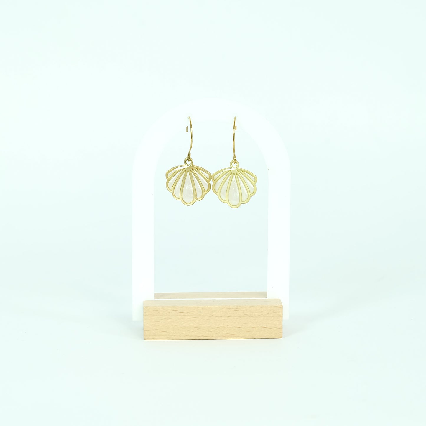 Scallop Shell Dangling Earrings - Polymer Clay/Resin