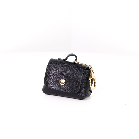 Sabel Coin Purse with Hook in Grained Black - Soft Genuine Leather