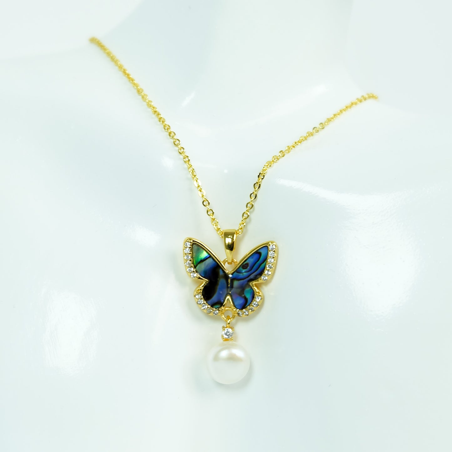 Chic Iridescent Butterfly Pearl Set - Fresh Water Palawan Pearls