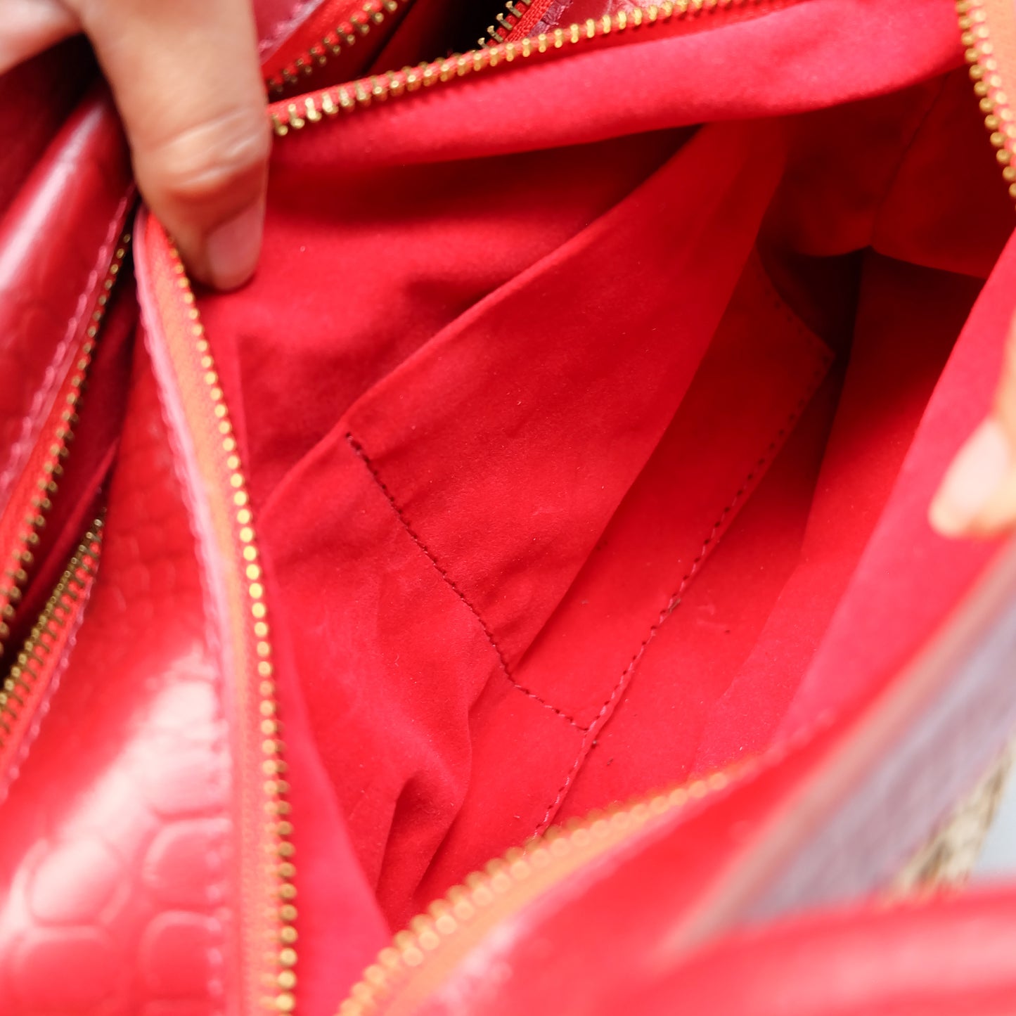 KAIA Kettle Bag in Croco Red - Full Cowhide x Solihiya