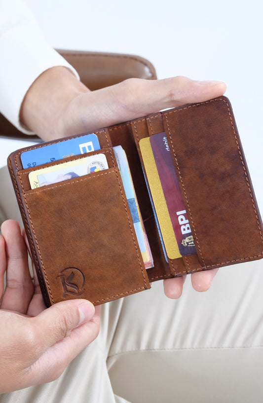 Baltazar Card Holder Wallet in Creased Green