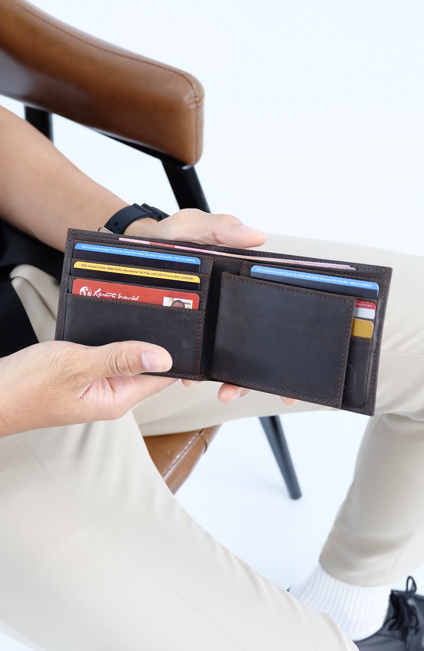 Isagani Bifold Wallet w/ Detachable Card Sleeve in Vintage Dark Tan - Genuine Leather