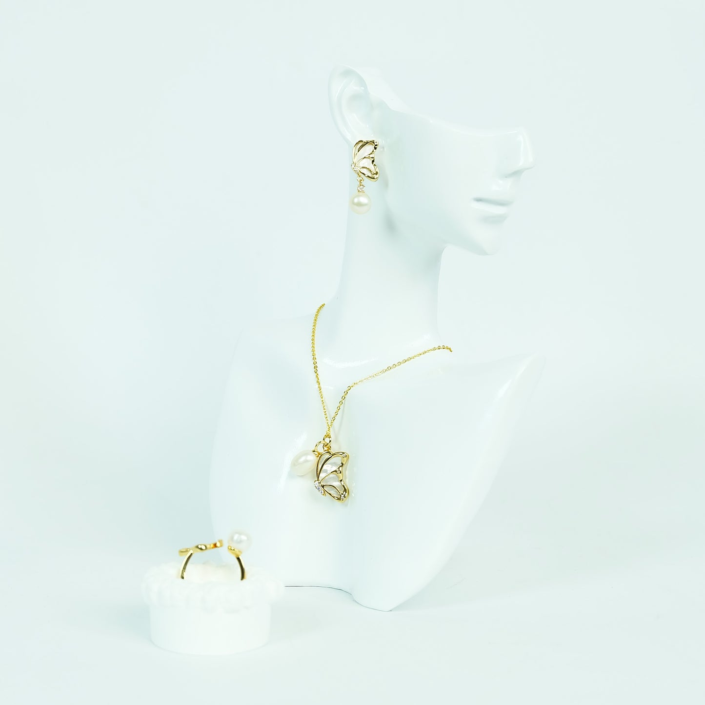 Blooming Butterfly Mother of Pearl Set - Fresh Water Palawan Pearls
