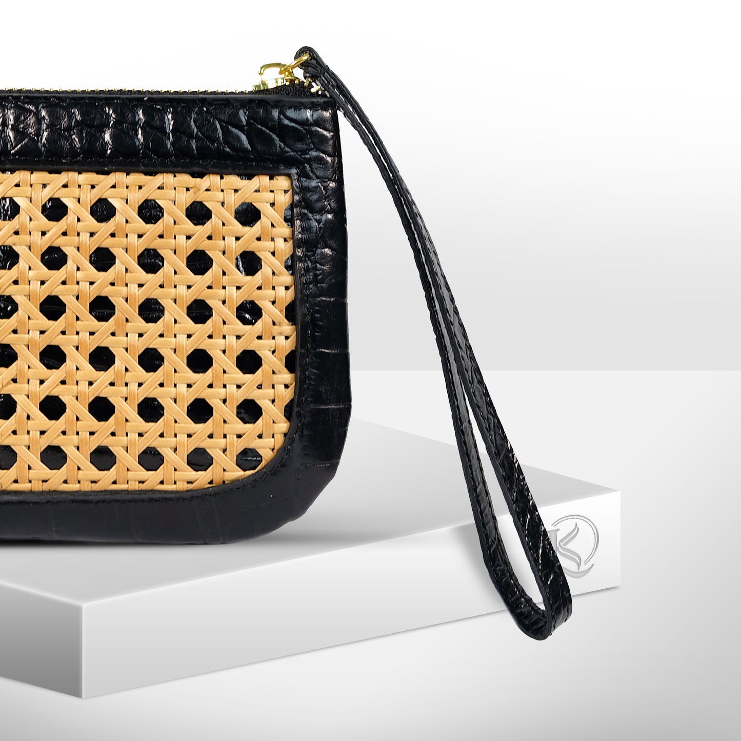 PHONE WRISTLET POUCH in Black - Full Leather x Solihiya