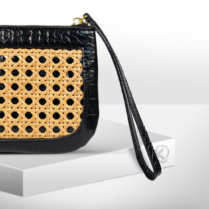 PHONE WRISTLET POUCH in Black - Full Leather x Solihiya