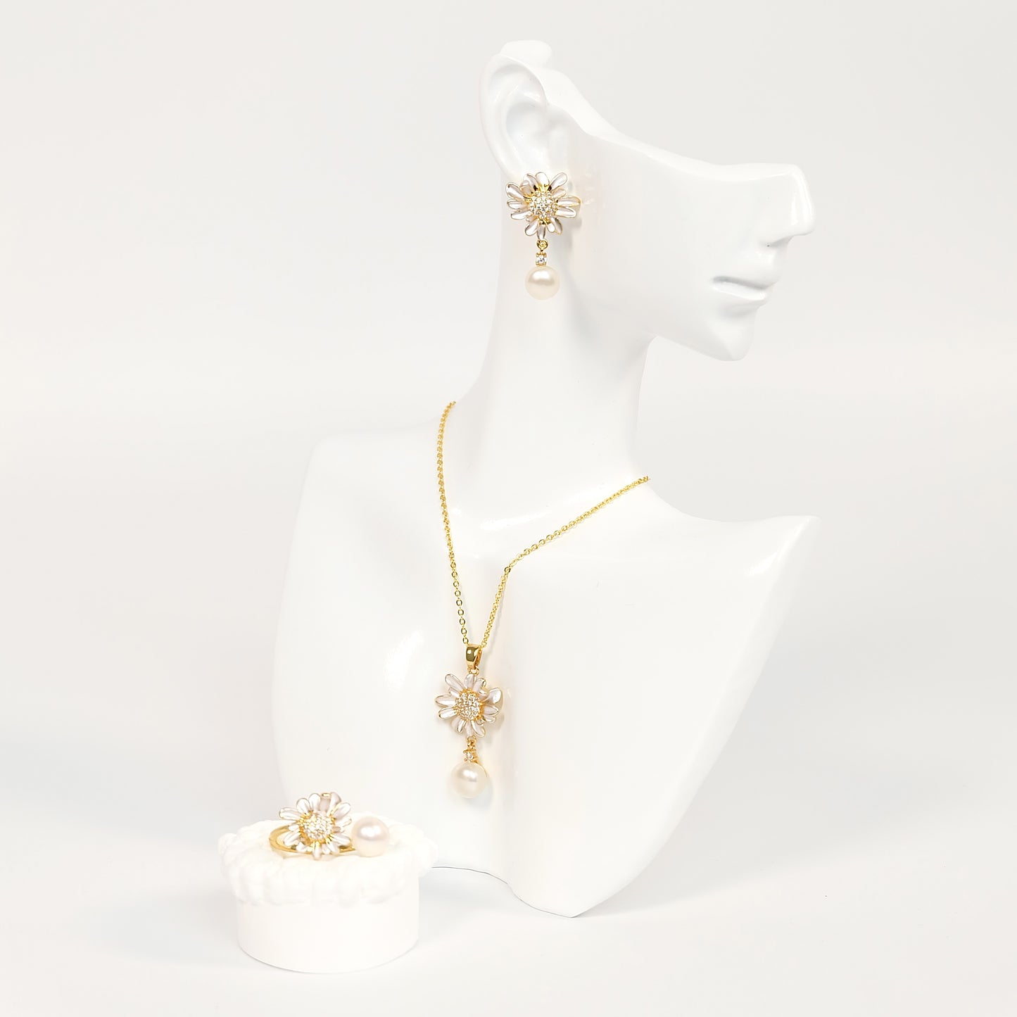 Darling Daisy Pearl Set - Fresh Water Palawan Pearls