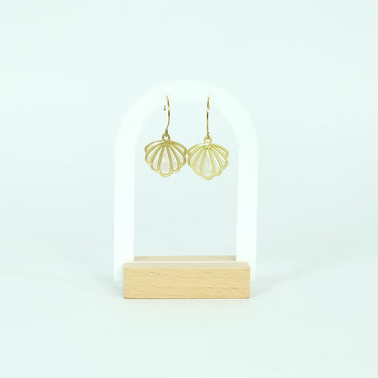 Scallop Shell Dangling Earrings - Polymer Clay/Resin