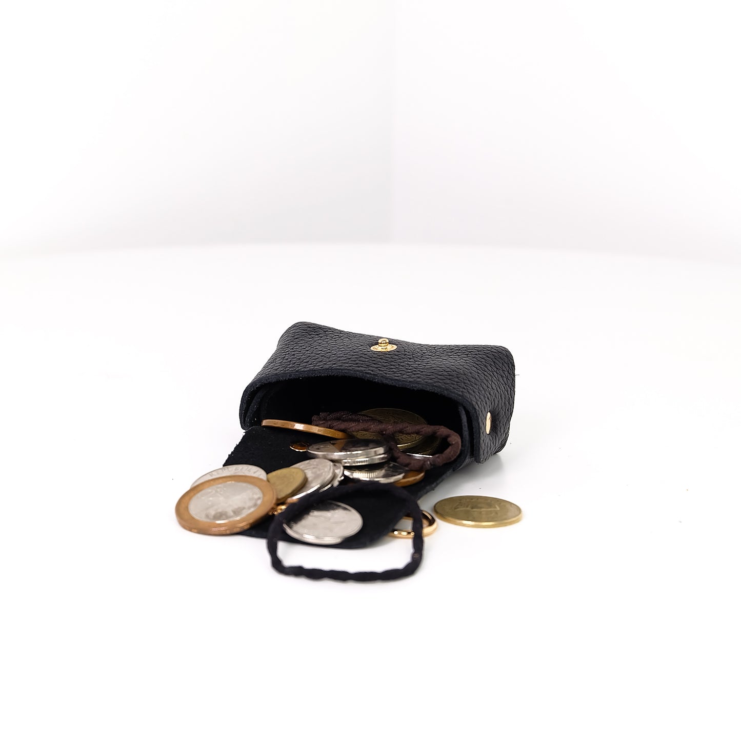 Sabel Coin Purse with Hook in Grained Black - Soft Genuine Leather