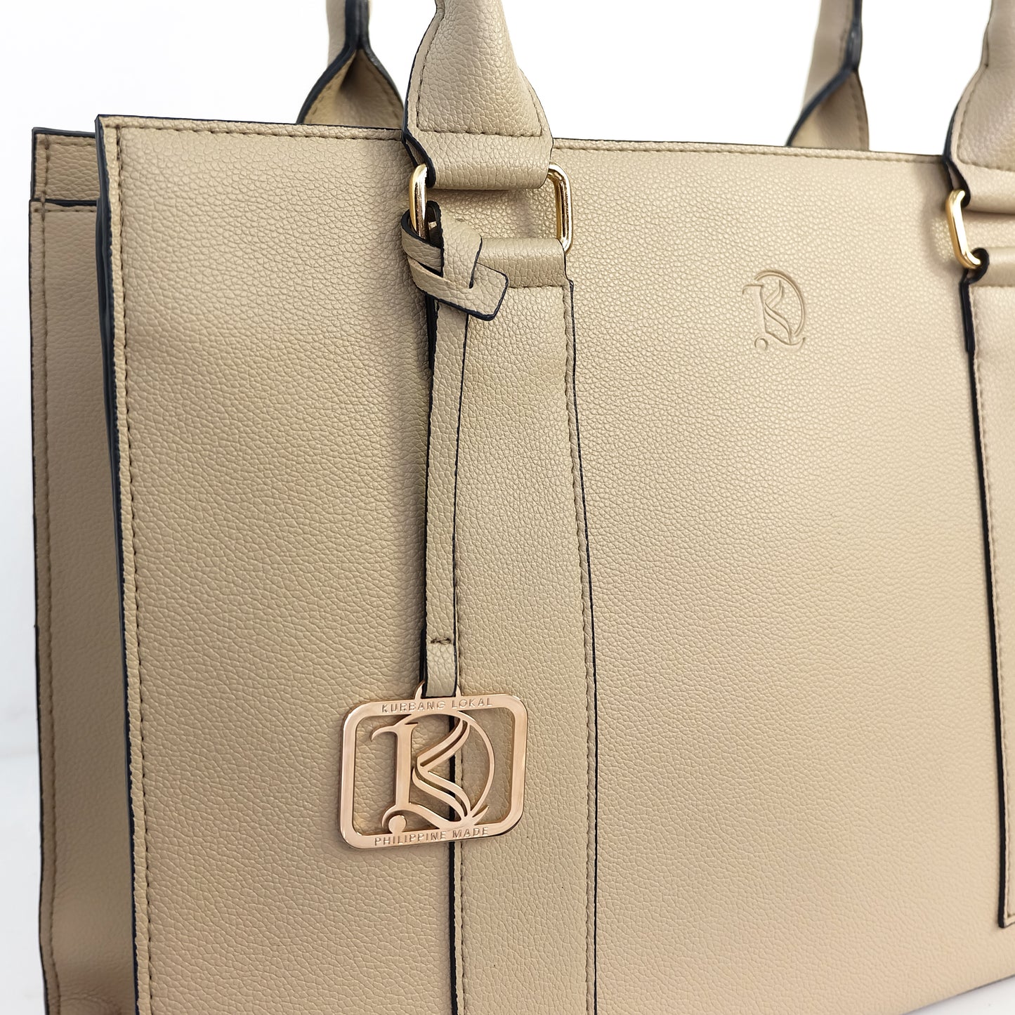 AMIRA 2.0 Laptop Tote Bag in Grained Sand (Gold Hardware) - PU Leather