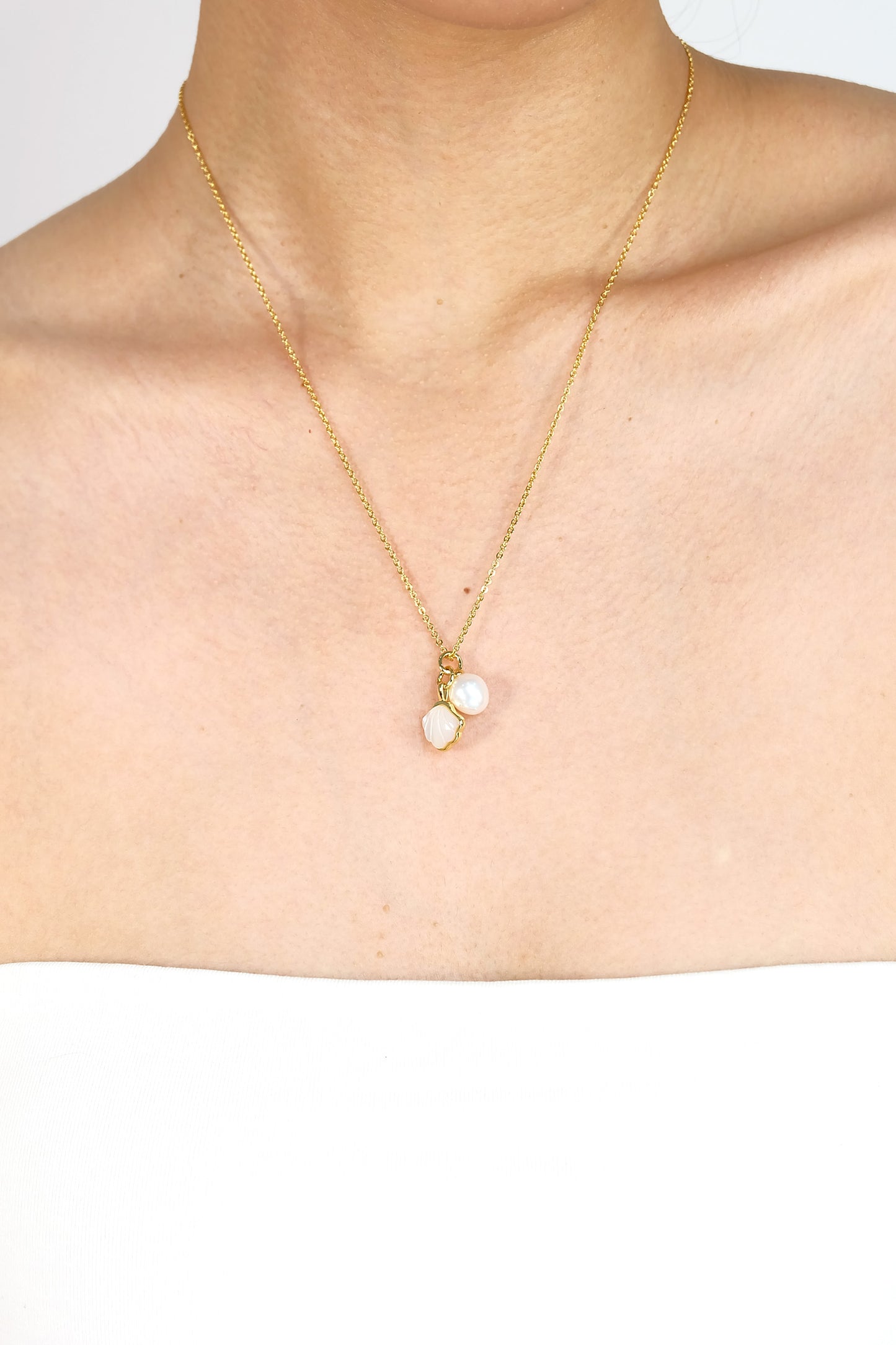 Shiny Seashell-shaped Mother of Pearl Set - Fresh Water Palawan Pearls