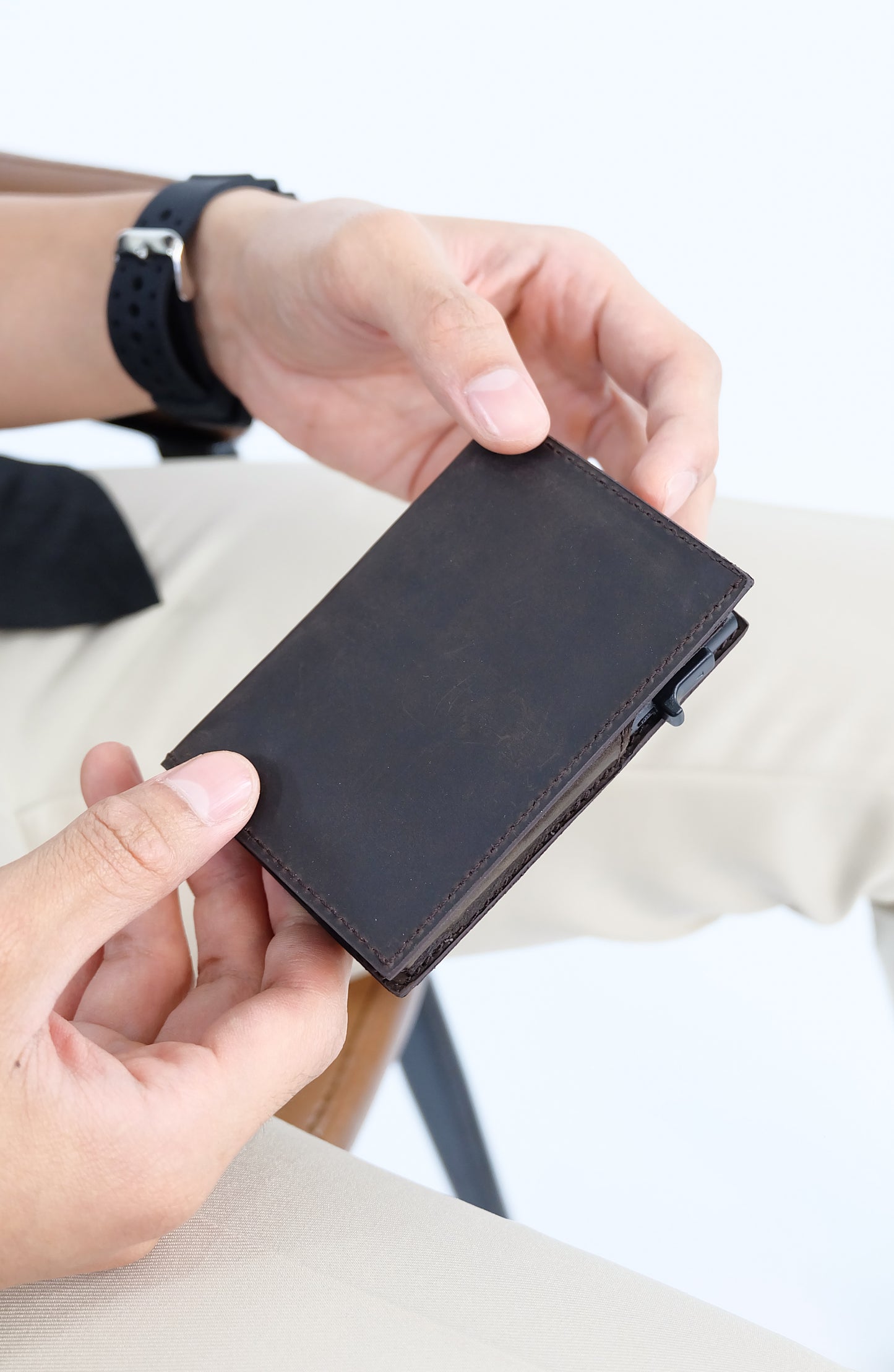 Bagani Card Holder in Grained Black - Genuine Leather w/ RFID Blocker
