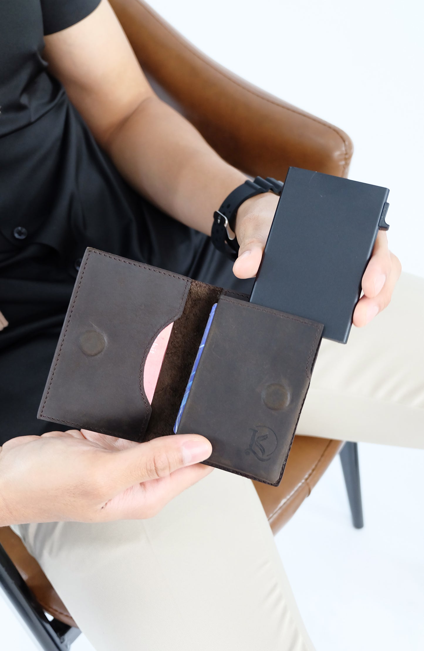 Bagani Card Holder in Grained Black - Genuine Leather w/ RFID Blocker