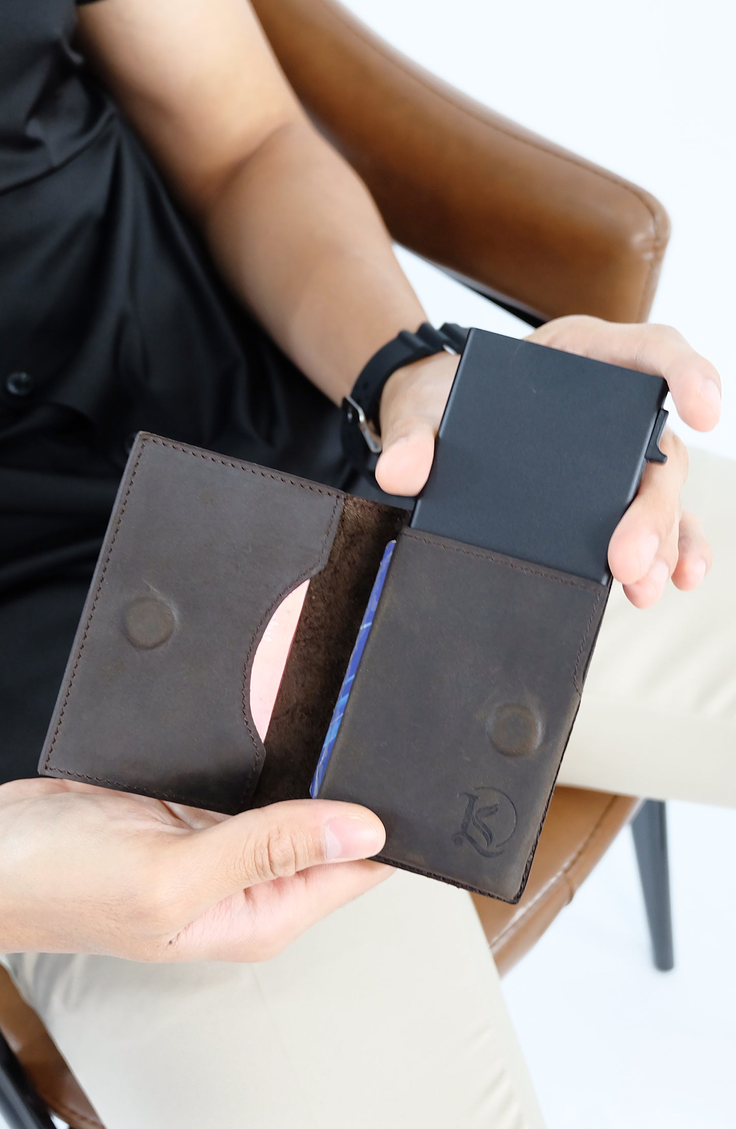 Bagani Card Holder in Grained Black - Genuine Leather w/ RFID Blocker