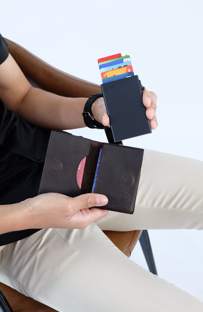 Bagani Card Holder in Grained Black - Genuine Leather w/ RFID Blocker