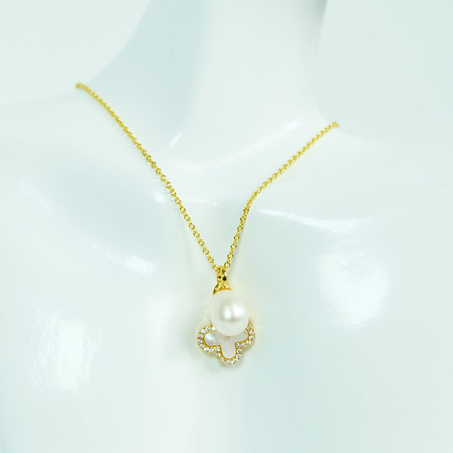 Lucky Four-leaf Clover Mother of Pearl Set - Fresh Water Palawan Pearls