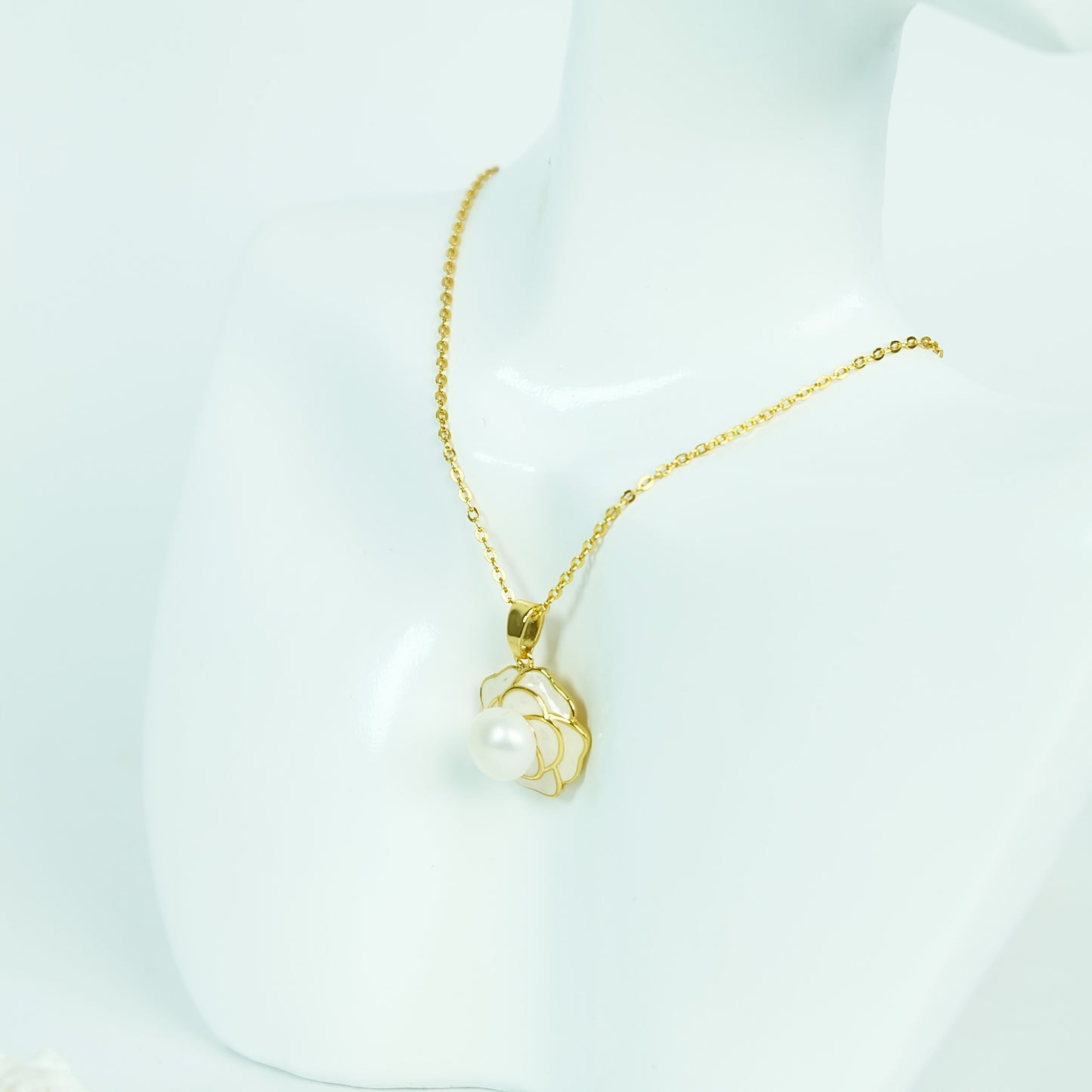 Enchanted Floral Mother of Pearl Set - Fresh Water Palawan Pearls